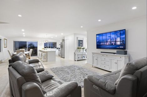 Photo of property in 33 The Ritz, Orewa, 0931