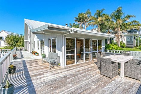 Photo of property in 120 Onemana Drive, Onemana, Whangamata, 3691