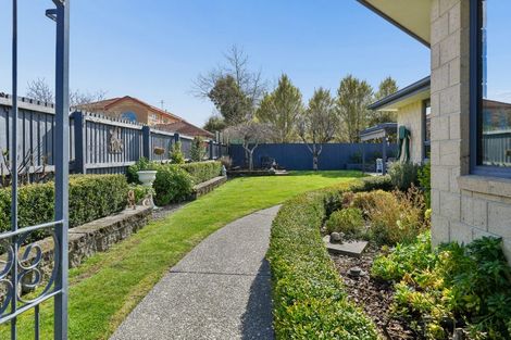 Photo of property in 40 Coolspring Way, Redwood, Christchurch, 8051
