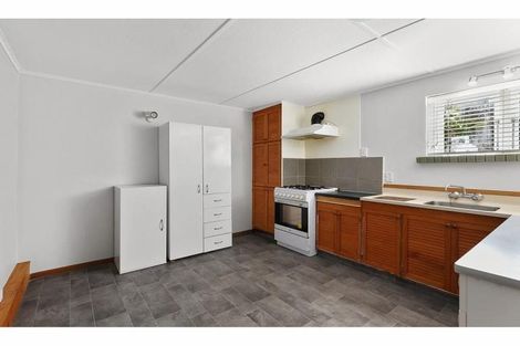 Photo of property in 56 Lincoln Avenue, Tawa, Wellington, 5028