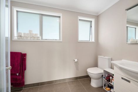 Photo of property in 1 Tindalls Bay Road, Tindalls Beach, Whangaparaoa, 0930