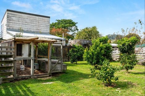 Photo of property in 6 Kanakanaia Road, Te Karaka, 4022