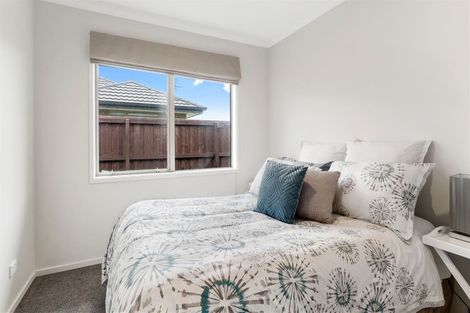 Photo of property in 36 Shillingford Boulevard, Rolleston, 7615