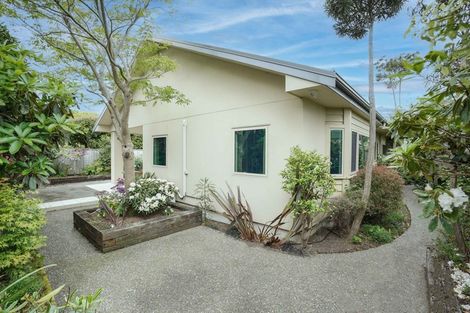 Photo of property in 18 Cloake Way, Palmerston North, 4414