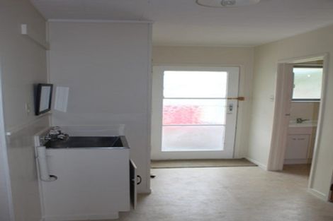 Photo of property in 3/58 View Road, Henderson, Auckland, 0612