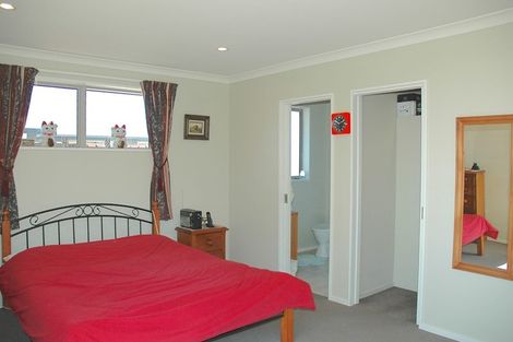 Photo of property in 24 Morris Road, Amberley, 7410