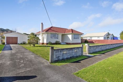 Photo of property in 40 Blake Street, Waitara, 4320