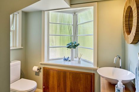 Photo of property in 33 Cheviot Road, Lowry Bay, Lower Hutt, 5013