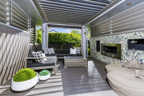 Photo of property in 17 Ocean View Road, Milford, Auckland, 0620