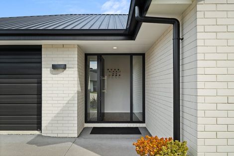 Photo of property in 9 Tate Crescent, Green Island, Dunedin, 9018