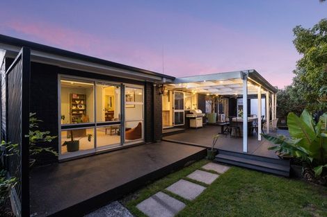 Photo of property in 26 Doment Crescent, Orewa, 0931