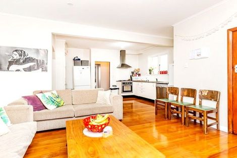 Photo of property in 77 Pirie Street, Mount Victoria, Wellington, 6011