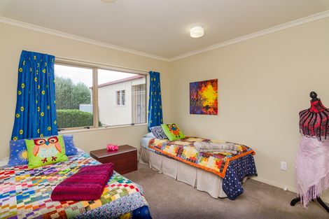 Photo of property in 6 Kenwyn Drive, Carterton, 5713