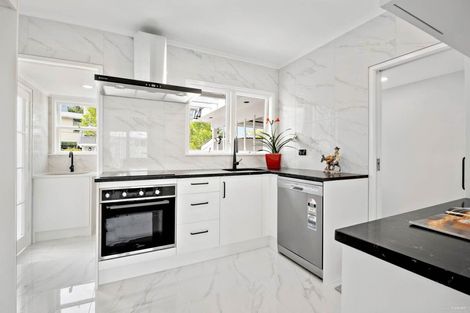 Photo of property in 1/11 Tonkin Drive, Sunnynook, Auckland, 0620