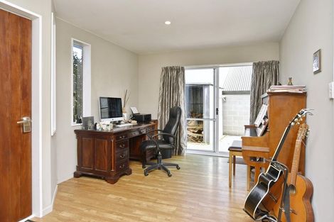 Photo of property in 28 Shenley Drive, Belfast, Christchurch, 8051