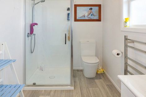 Photo of property in 16 Mark Perreau Place, Foxton, 4814