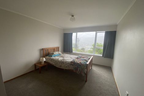 Photo of property in 2 Mayfair Place, Tawa, Wellington, 5028