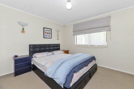 Photo of property in 25 Glen Close, Glen Eden, Auckland, 0602