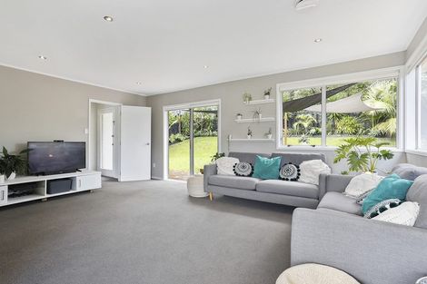 Photo of property in 1/8 Tempo Place, Torbay, Auckland, 0630