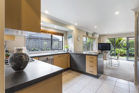 Photo of property in 4 Rialto Court, East Tamaki Heights, Auckland, 2016