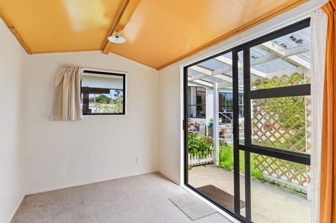 Photo of property in 51 Ngaio Road, Waikanae, 5036