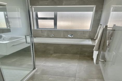 Photo of property in 8 Aporo Drive, Kumeu, 0810