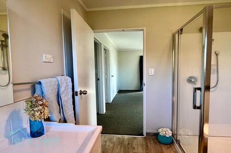 Photo of property in 52 Rosella Road, Mangere East, Auckland, 2024