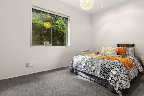 Photo of property in 2/2 Onslow Road, Khandallah, Wellington, 6035