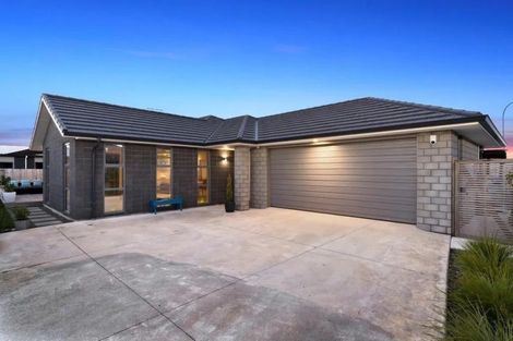 Photo of property in 27 Hebe Crescent, Papamoa Beach, Papamoa, 3118