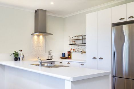 Photo of property in 12 Mahi Road, Helensville, 0800