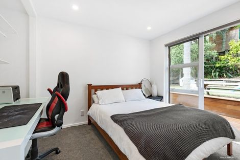 Photo of property in 30 Awaruku Road, Torbay, Auckland, 0630