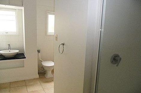 Photo of property in 1/30 Martin Crescent, Northcote, Auckland, 0627