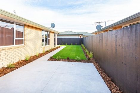 Photo of property in 2/18a Thistledown Place, Woolston, Christchurch, 8062