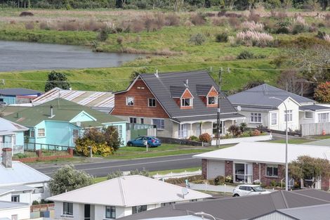 Photo of property in 7 Parris Street, Waitara, 4320