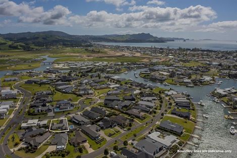 Photo of property in 4 Topping Place, Whitianga, 3510