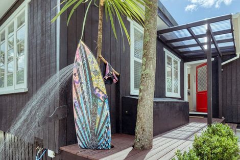 Photo of property in 213 Motutara Road, Muriwai, Waimauku, 0881