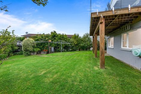 Photo of property in 30a Geoffrey Road, Torbay, Auckland, 0630