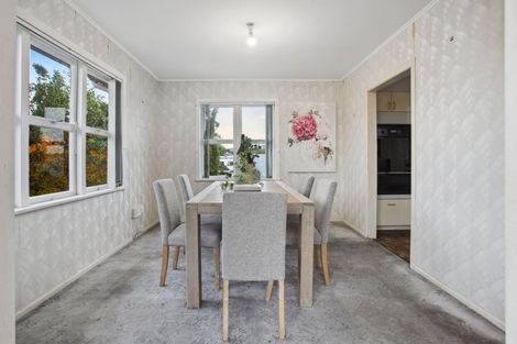 Photo of property in 16 Sylvan Crescent, Te Atatu South, Auckland, 0610