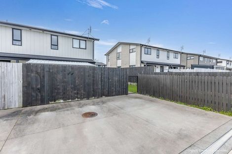 Photo of property in 27 Discovery Place, Marfell, New Plymouth, 4310