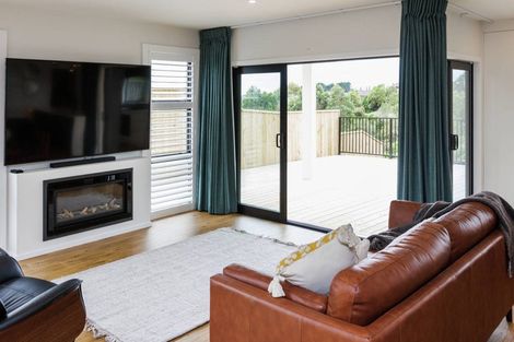 Photo of property in 18 Silkwood Place, Fitzherbert, Palmerston North, 4410