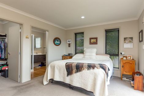 Photo of property in 18 Russell Street, Picton, 7220