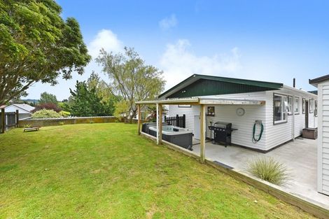 Photo of property in 13 Edelweiss Grove, Timberlea, Upper Hutt, 5018