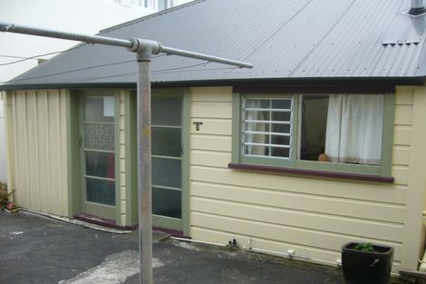 Photo of property in 4 Hawker Street, Mount Victoria, Wellington, 6011