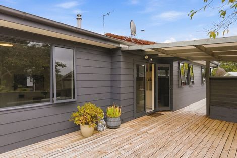 Photo of property in 5 Hurworth Grove, Waikanae, 5036