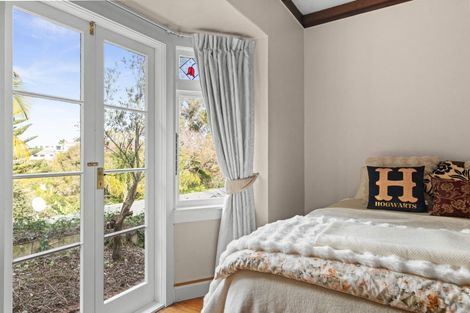 Photo of property in 43 Chaucer Road, Hospital Hill, Napier, 4110