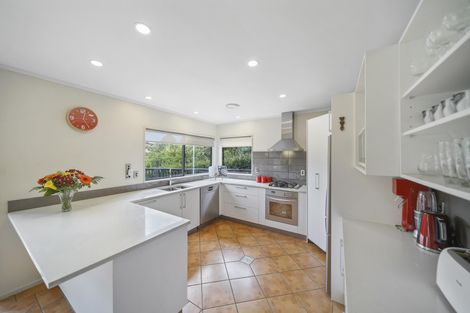 Photo of property in 29 Woodview Rise, Botany Downs, Auckland, 2010