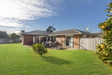 Photo of property in 3 Glenross Drive, Wattle Downs, Auckland, 2103