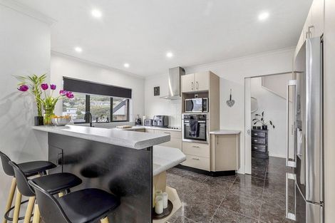 Photo of property in 2 Endeavour Drive, Whitby, Porirua, 5024