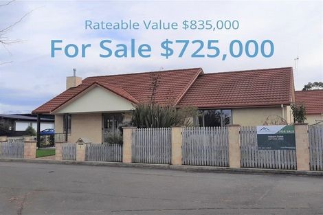 Photo of property in 1 D'urville Place, Kelvin Grove, Palmerston North, 4414