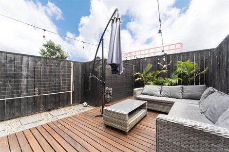 Photo of property in 25 Konoba Avenue, Kumeu, 0810